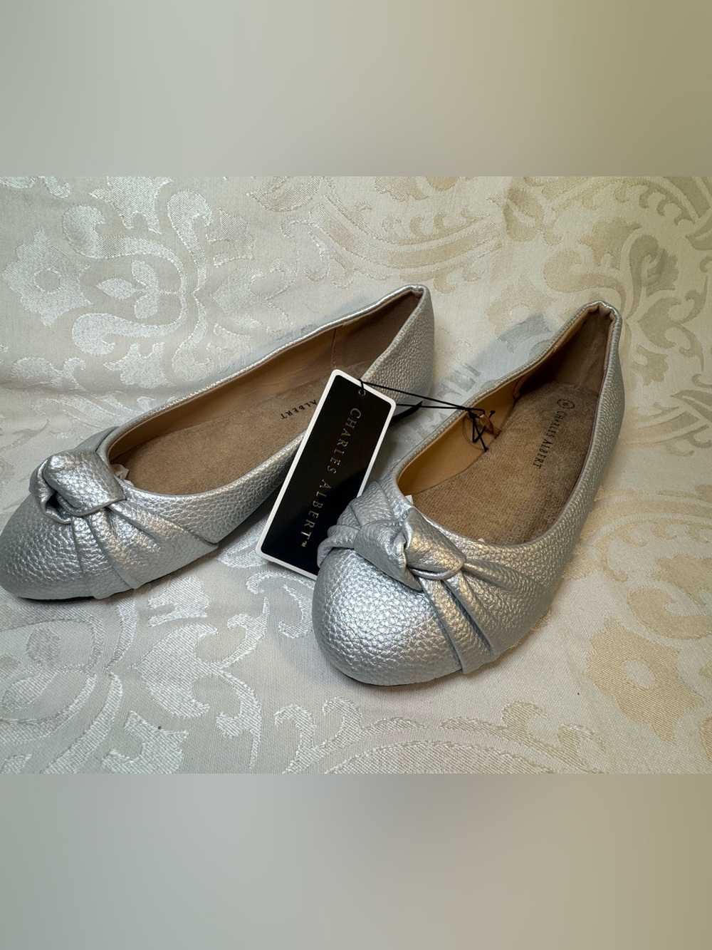 NWT Charles Albert Silver Knot Ballet Flats - Women size 8
